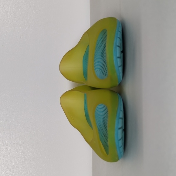 Crocs Carlie Peep Toe Ballet Flats - Picture 2 of 11